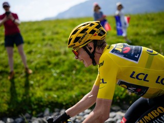 Jonas Vingegaard počas náročnej 17. etapy na Tour de France 2023.