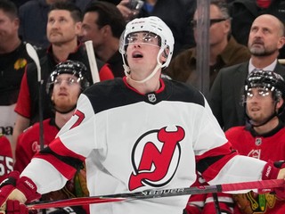 Slovenský obranca v drese New Jersey Devils Šimon Nemec.