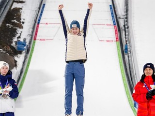 Anna Odine Strömová, Nika Prevcová a Nozomi Maruyamová.