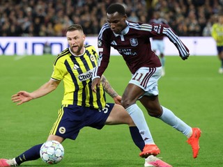 Milan Škriniar v zápase Aston Villa - Fenerbahce