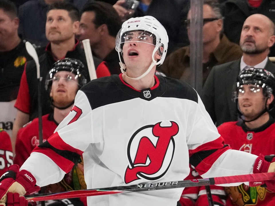 Slovenský obranca v drese New Jersey Devils Šimon Nemec.