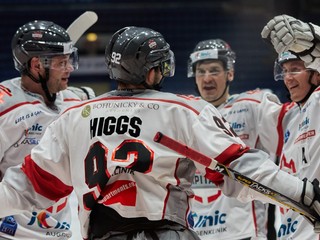 Radosť hráčov Bratislava Capitals v Ice Hockey League (IHL).