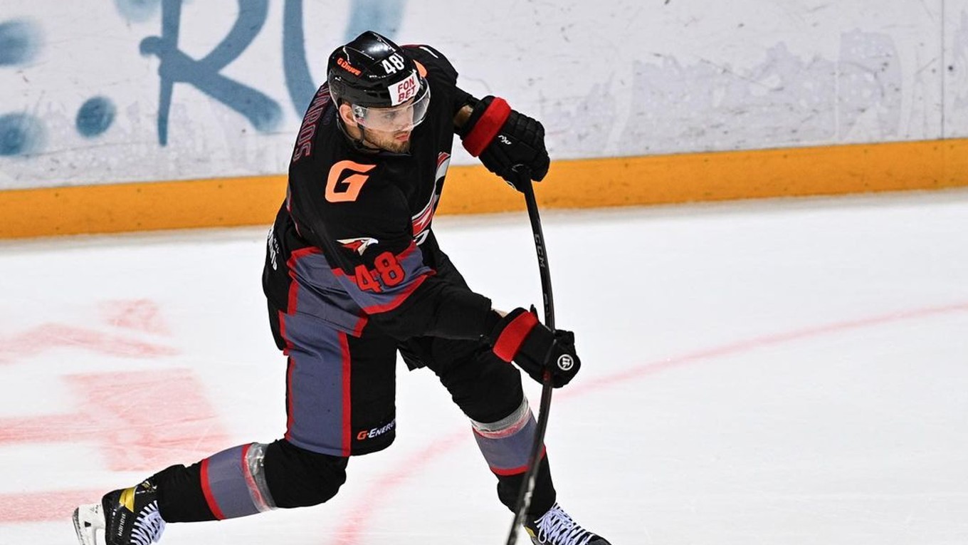 Christián Jaroš v drese klubu KHL Avangard Omsk.