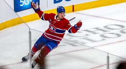 Juraj Slafkovský po góle do prázdnej bránky, ktorý dodatočne uznali rozhodcovia.