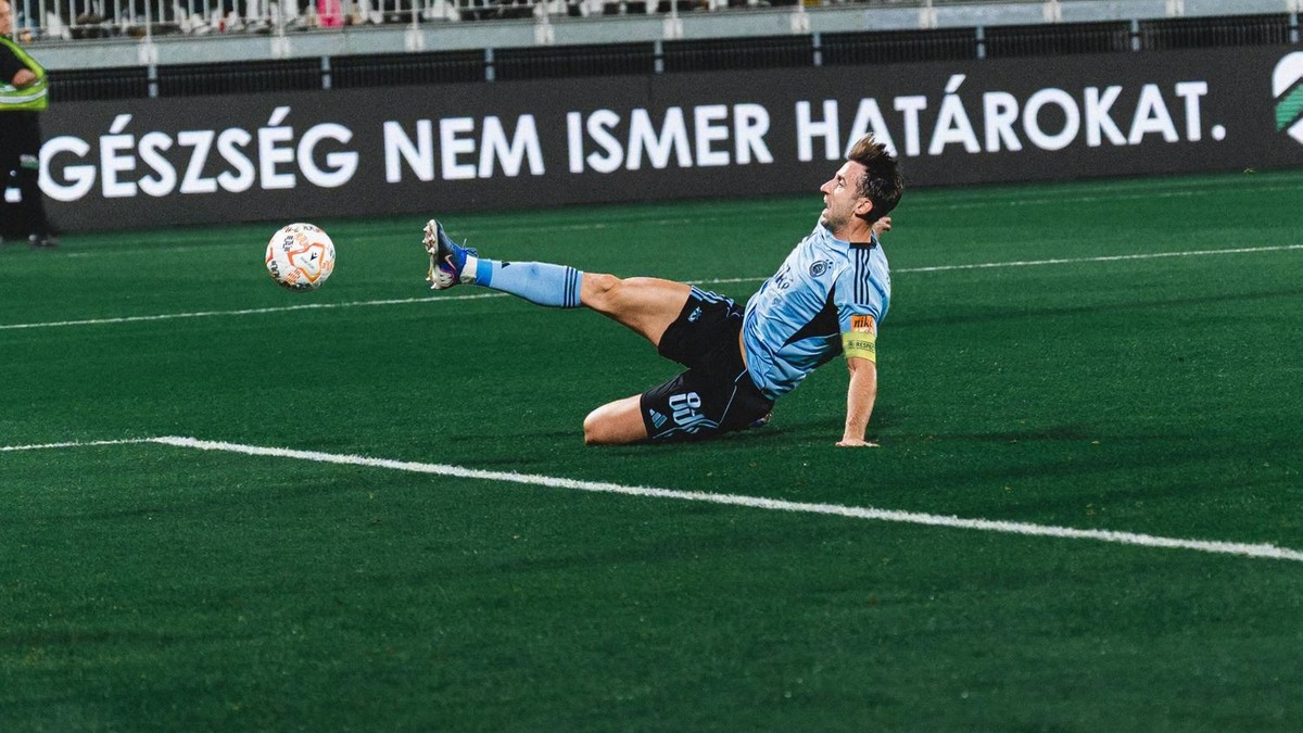 Andraž Šporar počas zápasu Komárno - Slovan Bratislava.
