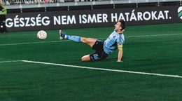 Andraž Šporar počas zápasu Komárno - Slovan Bratislava.