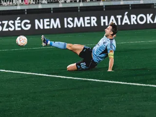 Andraž Šporar počas zápasu Komárno - Slovan Bratislava.