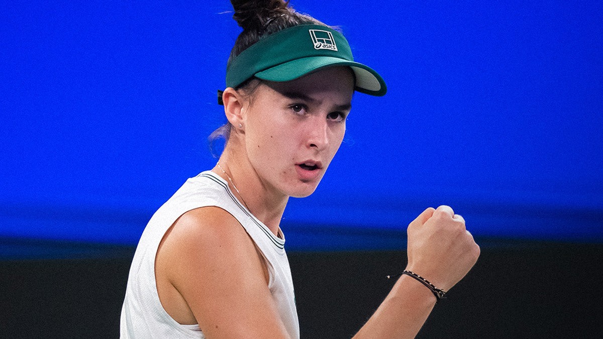 Mia Pohánková oslavuje zisk bodu na turnaji WTA vo Wu-chane 2026.