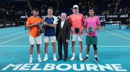 Radosť Christian Harrison a Nealom Skupského z víťazstvo vo štvorhre na AO.