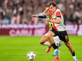 Leo Sauer v dueli proti Fenerbahce.