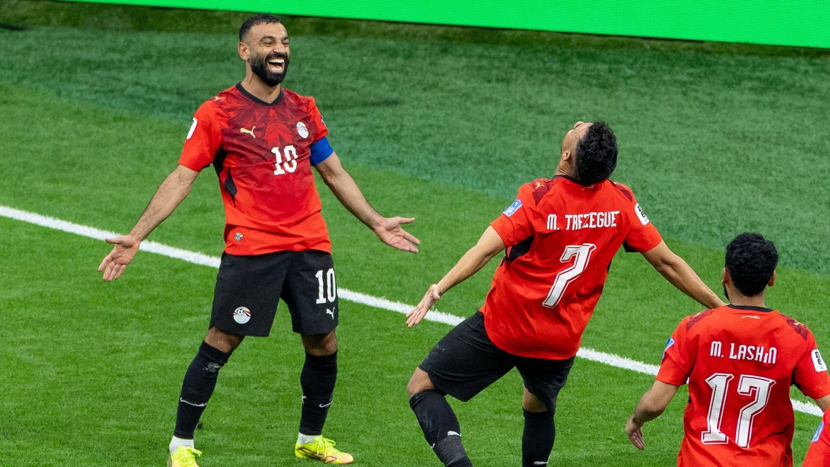Hráči Egyptu oslavujú gól