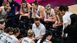 Tréner slovenskej basketbalovej reprezentácie žien Martin Pospíšil.