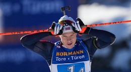 Nórsky biatlonista Vetle Sjaastad Christiansen sa teší z triumfu rámci pretekov Svetového pohára.