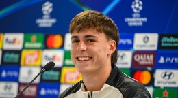 Leo Sauer počas tlačovej konferencie.