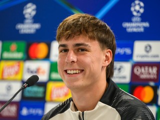 Leo Sauer počas tlačovej konferencie.