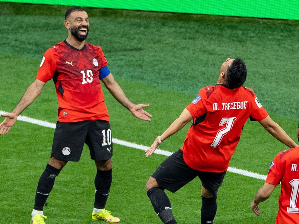 Hráči Egyptu oslavujú gól