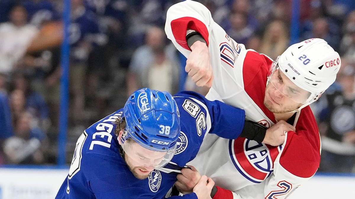 VIDEO: Slafkovský sa pobil, Černák bodoval – Montreal a Tampa opäť hráli predĺženie