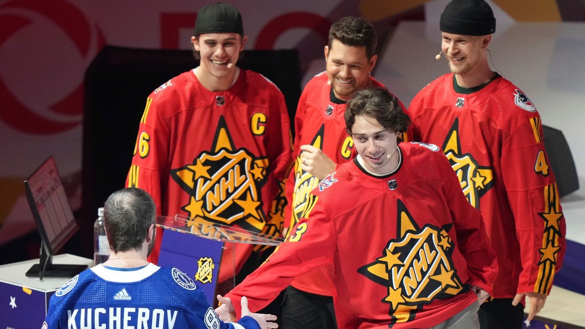 MacKinnon si zahrá s Crosbym, McDavid s Pastrňákom. Sú známe zostavy na zápas hviezd NHL