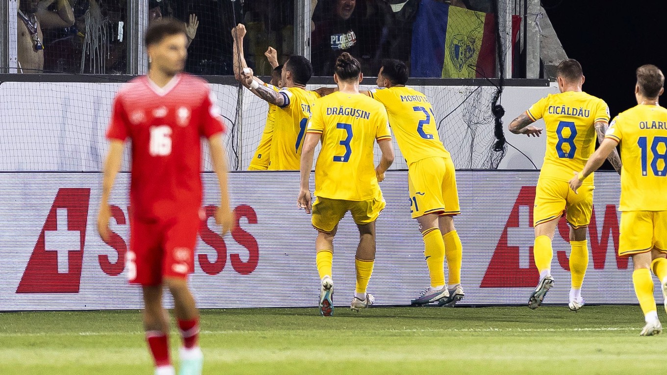 Valentin Mihaila po druhom gole v zápase proti Švajčiarsku.
