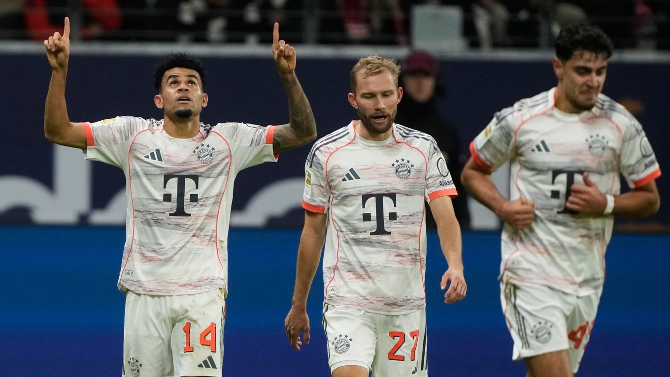 Hráči Bayernu oslavujú gól