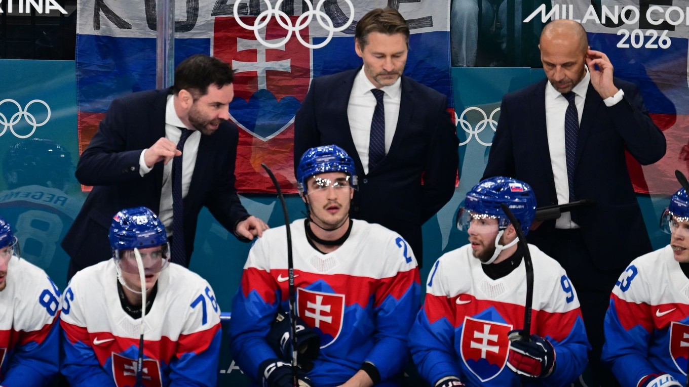 Tréner Vladimír Országh na lavičke Slovenska počas ZOH 2026.