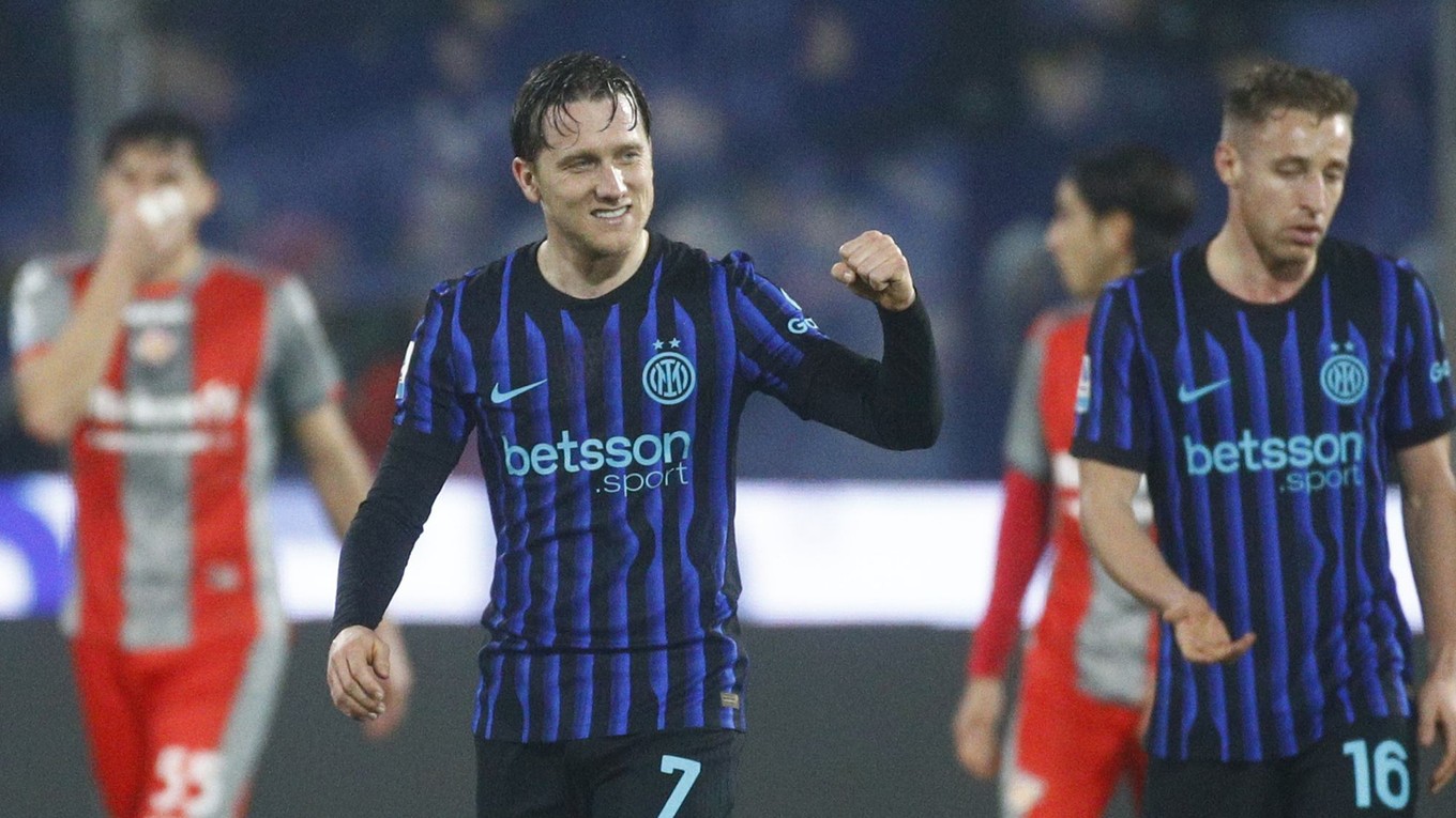 Hráči Interu oslavujú gól