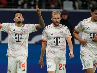 Hráči Bayernu oslavujú gól