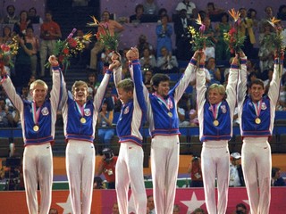 Členovia amerického gymnastického tímu, zľava: Bart Conner, Peter Vidmar, Jim Hartung, Mitch Gaylord, Scott Johnson a Tim Daggett.