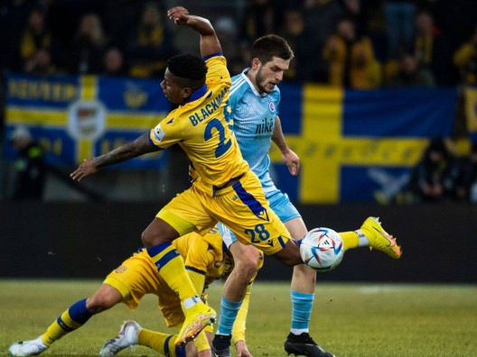 Cesar Blackman (vľavo) v zápase DAC Dunajská Streda - ŠK Slovan Bratislava.