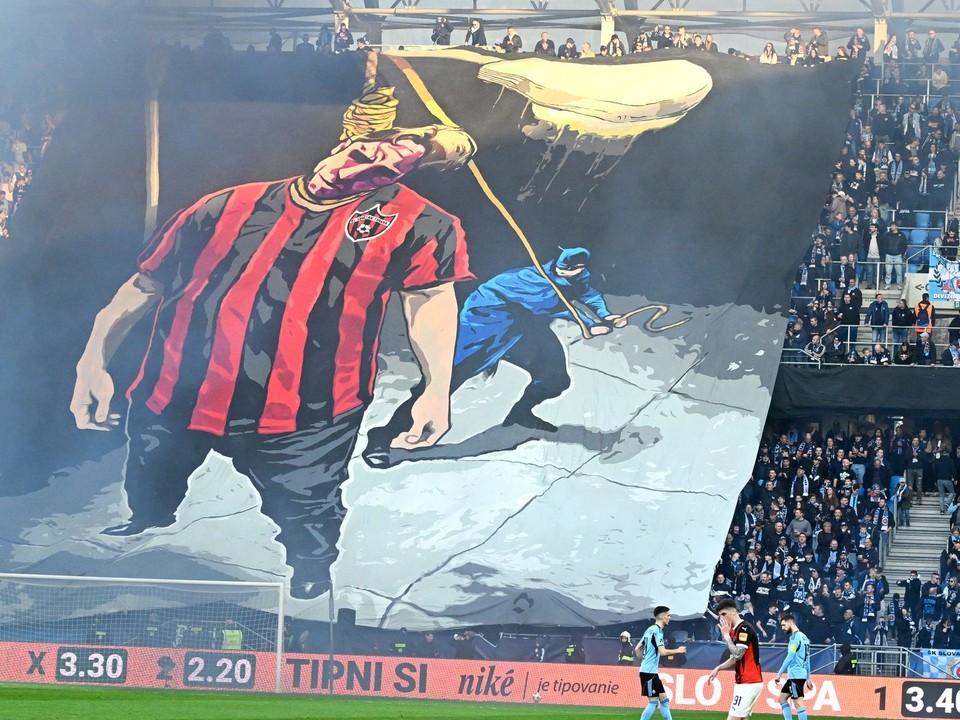 Na snímke trnsparent v sektore fanúšikov Slovana v 5. kole nadstavbovej časti Niké ligy skupiny o titul ŠK Slovan Bratislava - FC Spartak Trnava.