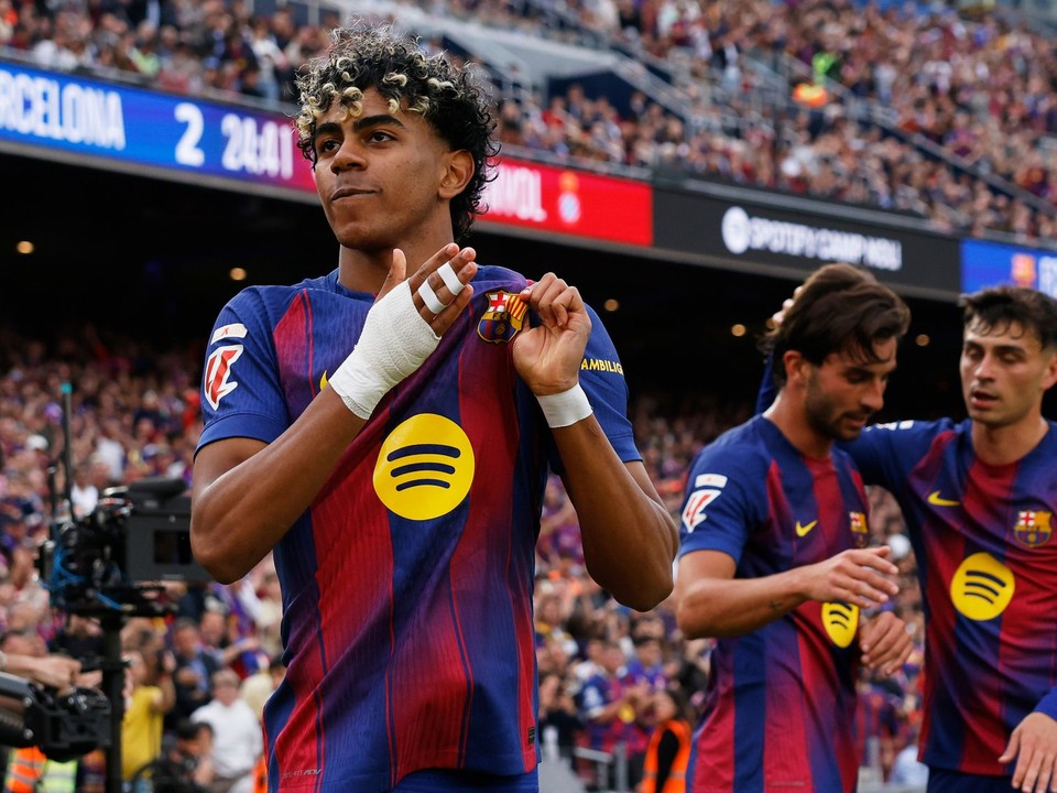Lamine Yamal v drese Barcelony.