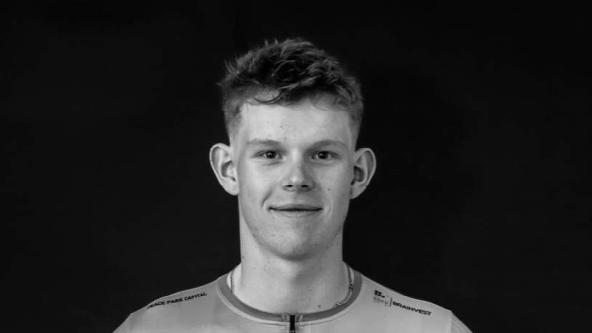 Britský cyklista Finlay Tarling.