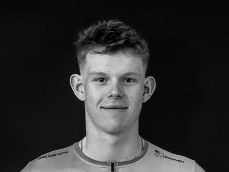 Britský cyklista Finlay Tarling.