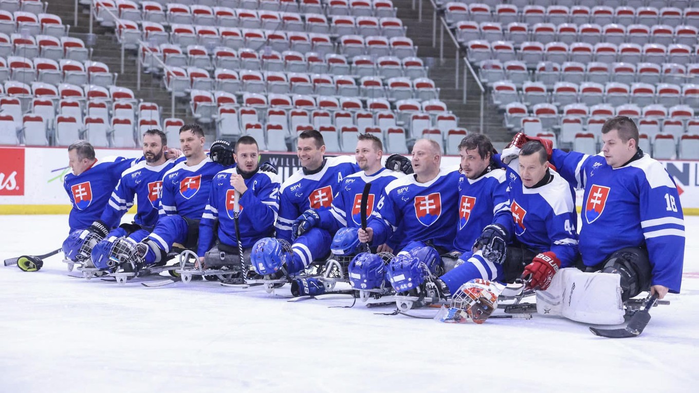 Slovenskí reprezentanti na MS v parahokeji 2024.