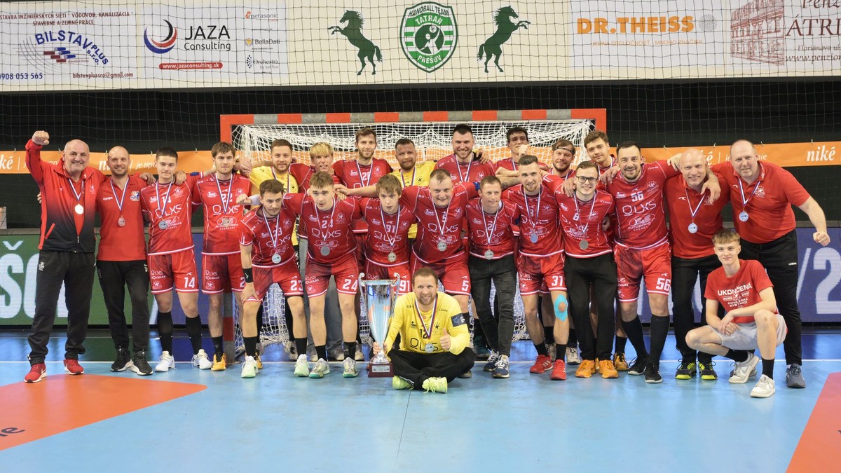 Pre nás ste majstri, skandovali diváci. Môžeme odísť so vztýčenou hlavou, dodal tréner