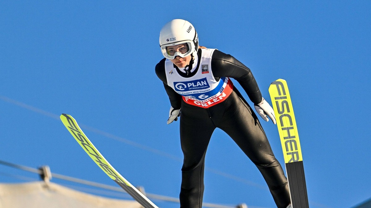 Slovenská reprezentantka v skokoch na lyžiach Kira Mária Kapustíková. 