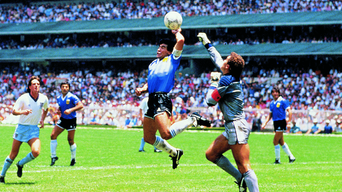 Diego Maradona a jeho gól "Božia ruka"