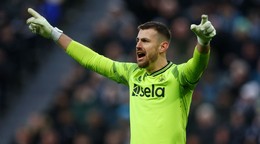 Martin Dúbravka v drese Newcastle United.
