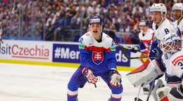 Juraj Slafkovský v zápase Slovensko - USA v skupine B na MS v hokeji 2024.