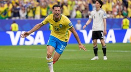 Gabriel Martinelli oslavuje gól