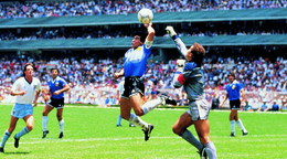 Diego Maradona a jeho gól "Božia ruka"