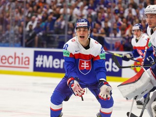 Juraj Slafkovský v zápase Slovensko - USA v skupine B na MS v hokeji 2024.