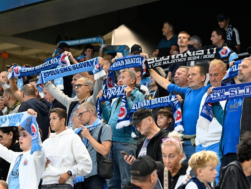 Fanúšikovia Slovana v stretnutí 8. kola futbalovej Niké ligy ŠK Slovan Bratislava - MŠK Žilina.