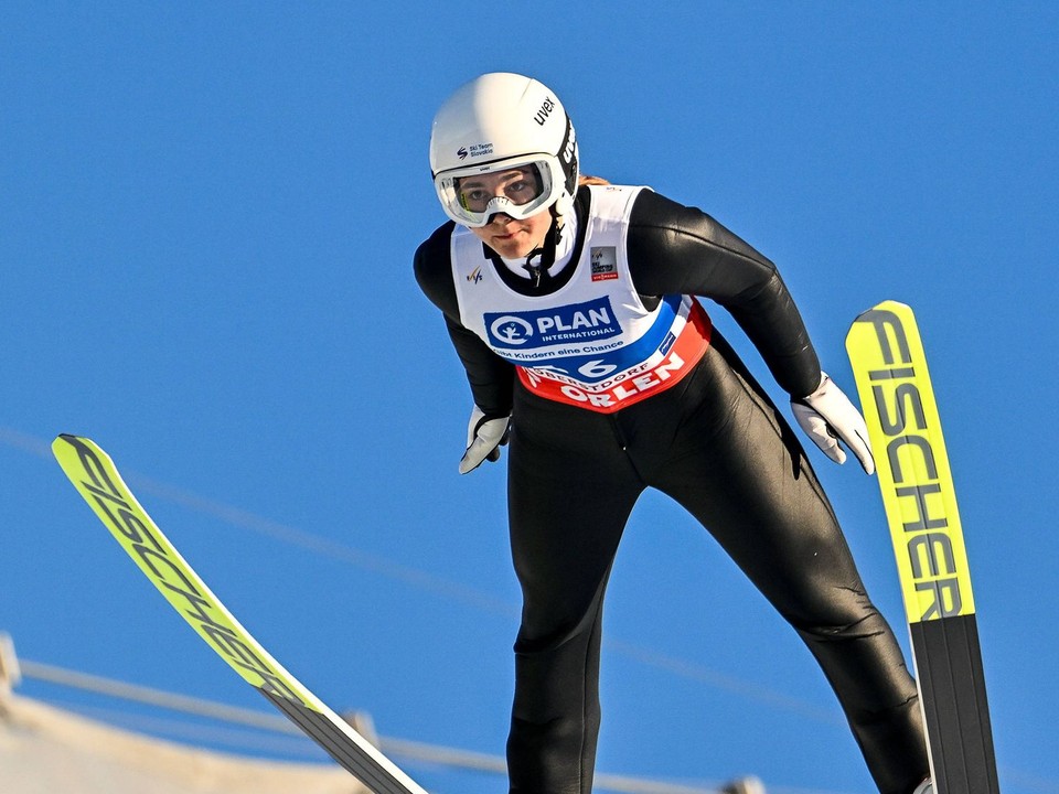 Slovenská reprezentantka v skokoch na lyžiach Kira Mária Kapustíková. 