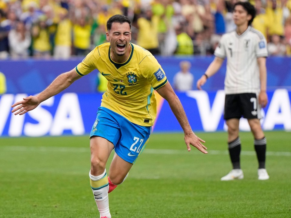 Gabriel Martinelli oslavuje gól
