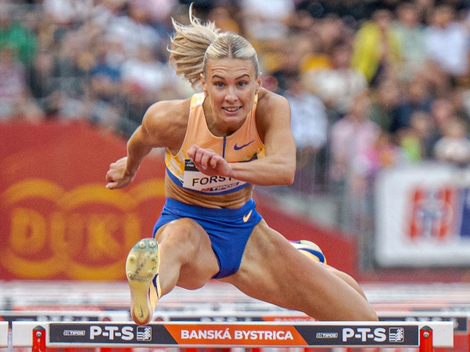 Viktória Forster