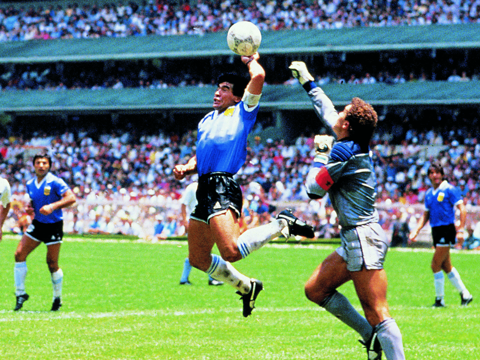 Diego Maradona a jeho gól "Božia ruka"