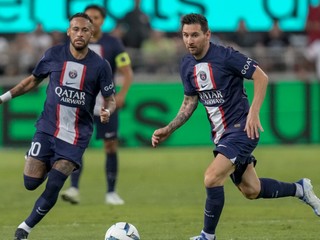 Lionel Messi a Neymar v drese Paríž St. Germain (PSG).