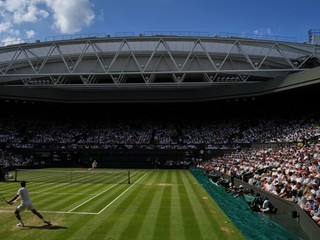Momentka zo zápasu Jannik Sinner - Carlos Alcaraz vo finále Wimbledonu 2025.