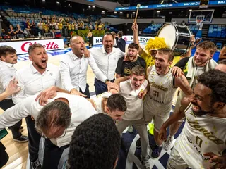 Patrioti Levice oslavujú postup do Ligy majstrov.